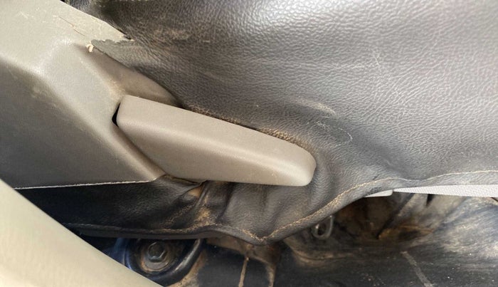 2016 Datsun Go T, CNG, Manual, 98,663 km, Driver Side Adjustment Panel