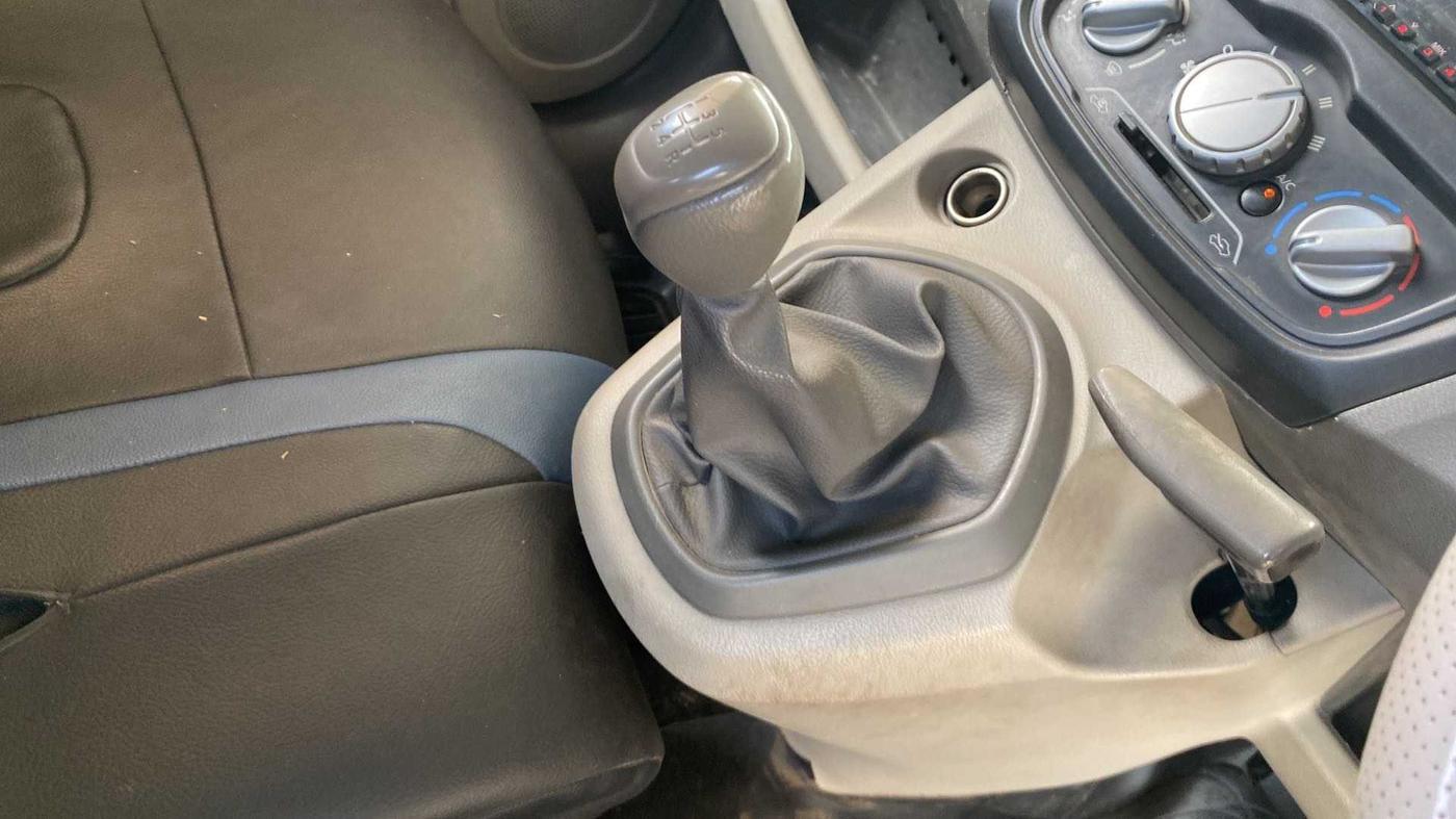 2016 Datsun Go T, CNG, Manual, 98,663 km, Gear Lever