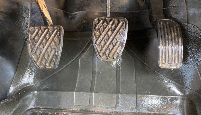 2016 Datsun Go T, CNG, Manual, 98,663 km, Pedals