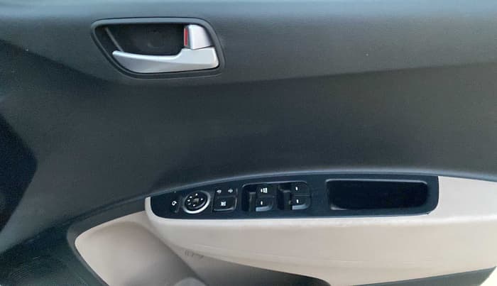 2019 Hyundai Grand i10 SPORTZ 1.2 KAPPA VTVT, Petrol, Manual, 16,152 km, Driver Side Door Panels Control