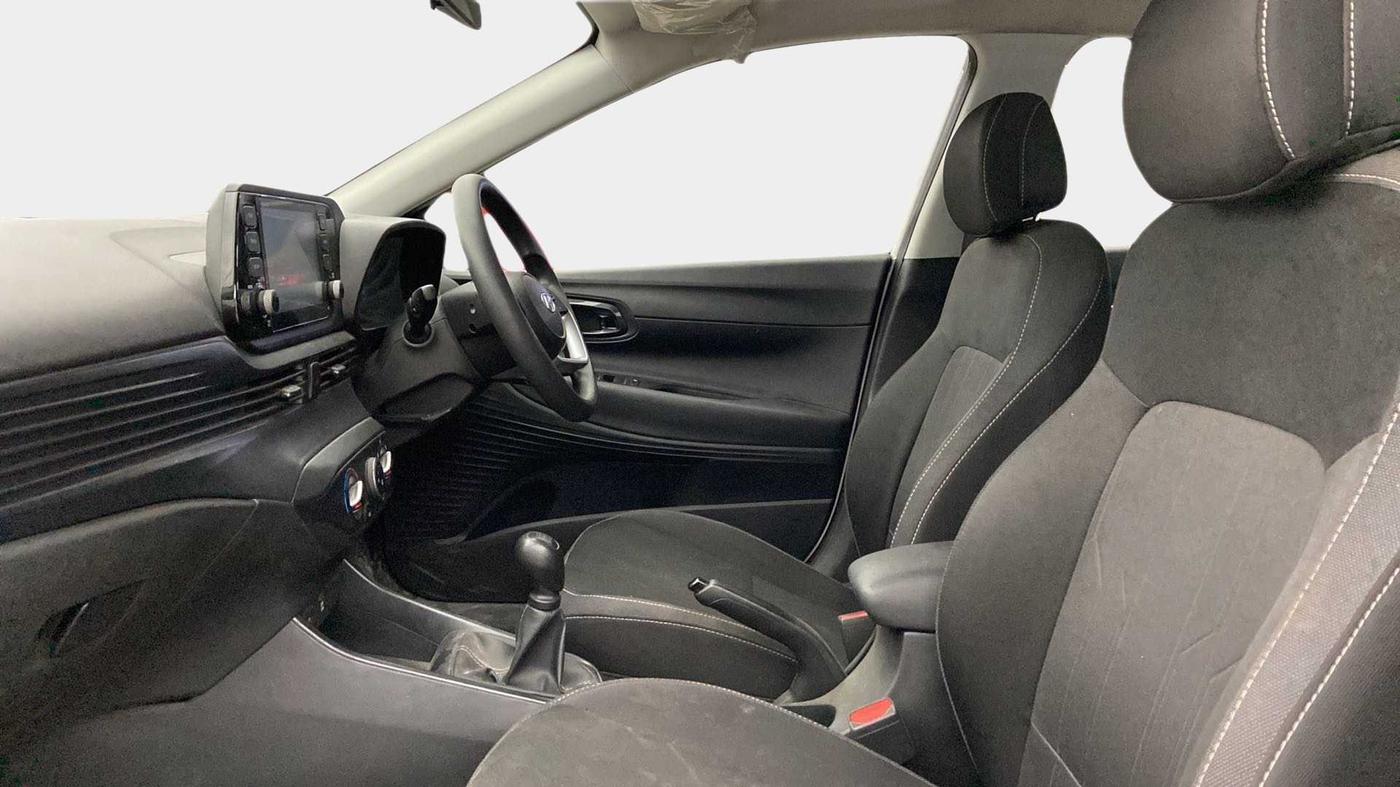 2021 Hyundai NEW I20 SPORTZ 1.2 MT, Petrol, Manual, 26,849 km, Right Side Front Door Cabin