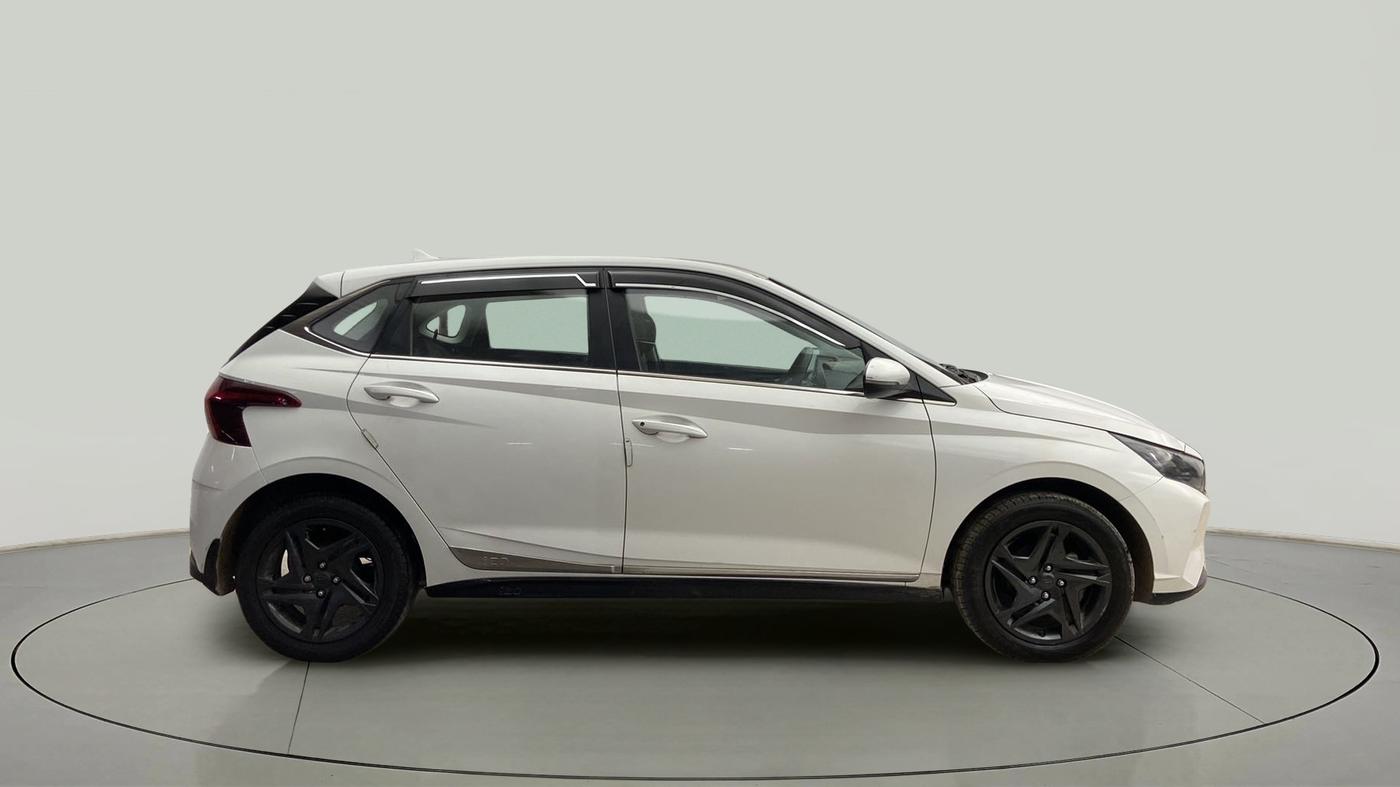 2021 Hyundai NEW I20 SPORTZ 1.2 MT, Petrol, Manual, 26,849 km, Right Side View