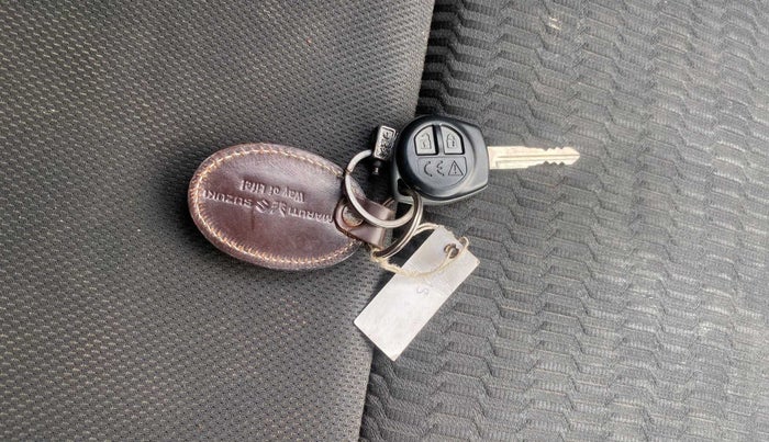 2021 Maruti Vitara Brezza LXI, Petrol, Manual, 34,595 km, Key Close Up
