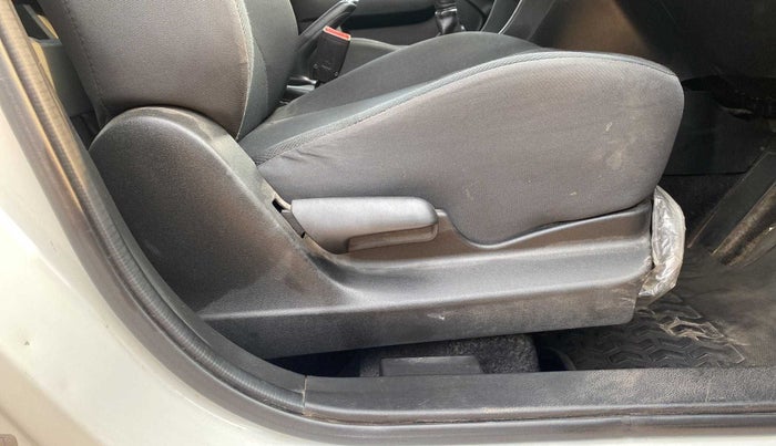 2021 Maruti Vitara Brezza LXI, Petrol, Manual, 34,595 km, Driver Side Adjustment Panel