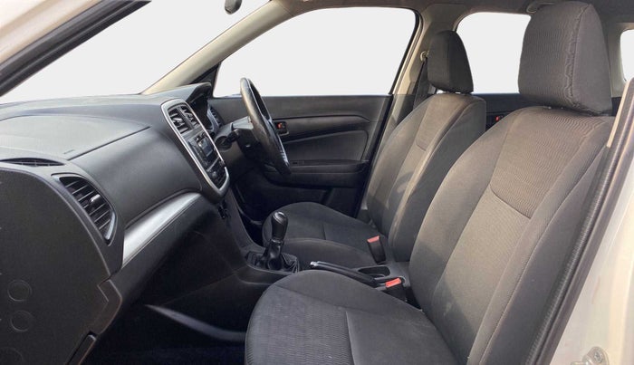 2021 Maruti Vitara Brezza LXI, Petrol, Manual, 34,595 km, Right Side Front Door Cabin