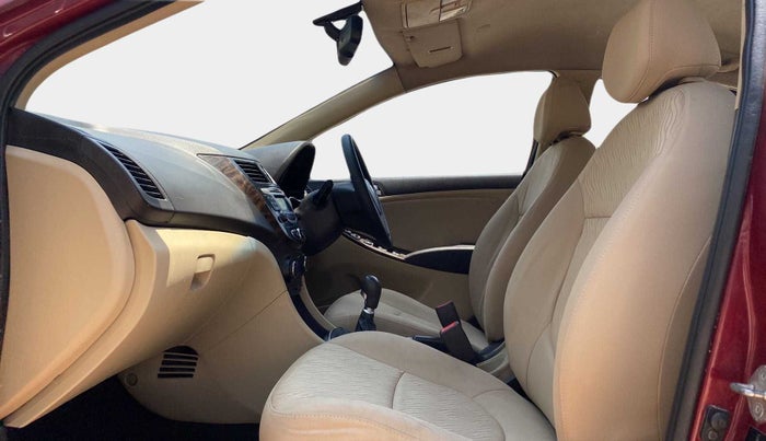 2013 Hyundai Verna FLUIDIC 1.6 CRDI SX, Diesel, Manual, 75,168 km, Right Side Front Door Cabin