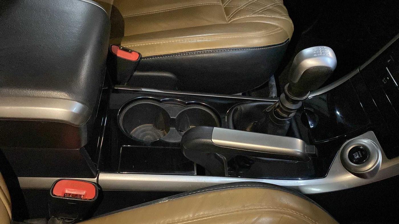 2018 Mahindra XUV500 W11, Diesel, Manual, 76,476 km, Gear Lever