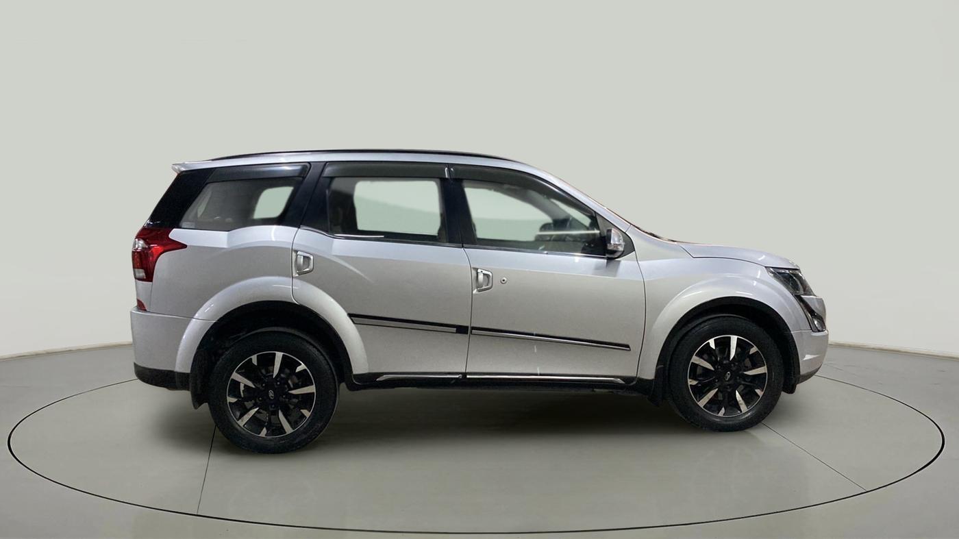 2018 Mahindra XUV500 W11, Diesel, Manual, 76,476 km, Right Side View