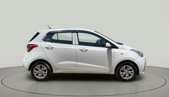 2017 Hyundai Grand i10 SPORTZ 1.2 KAPPA VTVT, Petrol, Manual, 82,136 km, Right Side