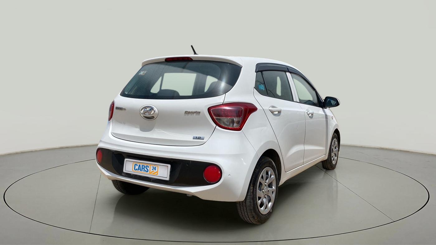 2017 Hyundai Grand i10 SPORTZ 1.2 KAPPA VTVT, Petrol, Manual, 82,136 km, Right Back Diagonal