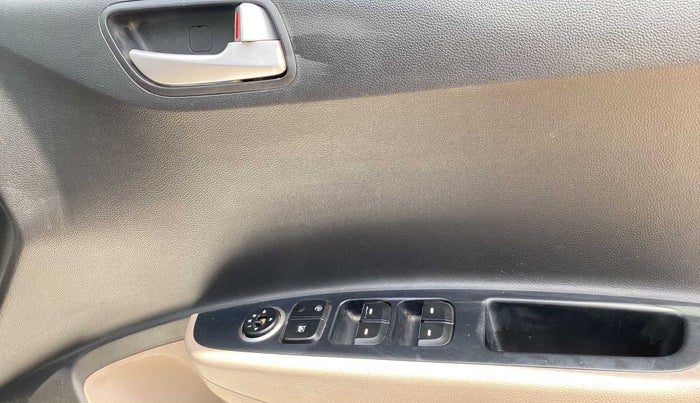 2017 Hyundai Grand i10 SPORTZ 1.2 KAPPA VTVT, Petrol, Manual, 82,136 km, Driver Side Door Panels Control