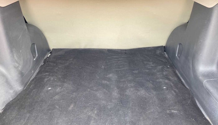 2014 Renault Duster 85 PS RXL DIESEL, Diesel, Manual, 98,299 km, Boot Inside