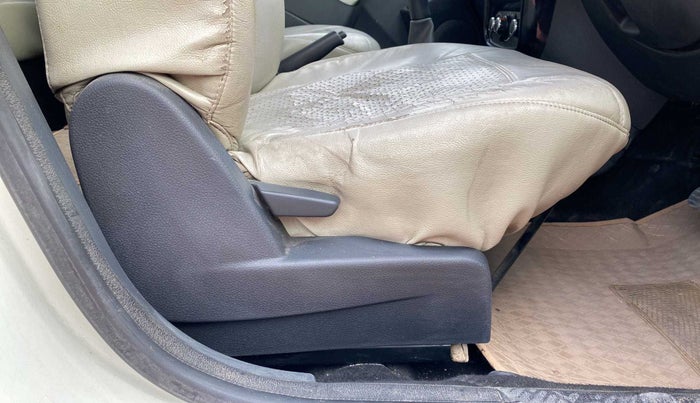 2014 Renault Duster 85 PS RXL DIESEL, Diesel, Manual, 98,299 km, Driver Side Adjustment Panel