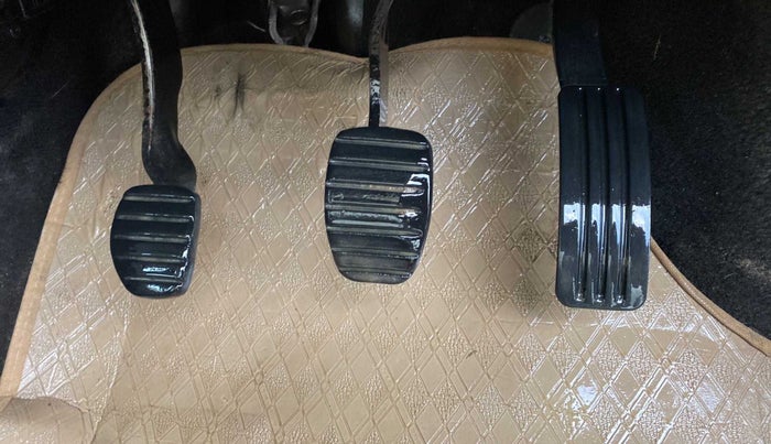 2014 Renault Duster 85 PS RXL DIESEL, Diesel, Manual, 98,299 km, Pedals