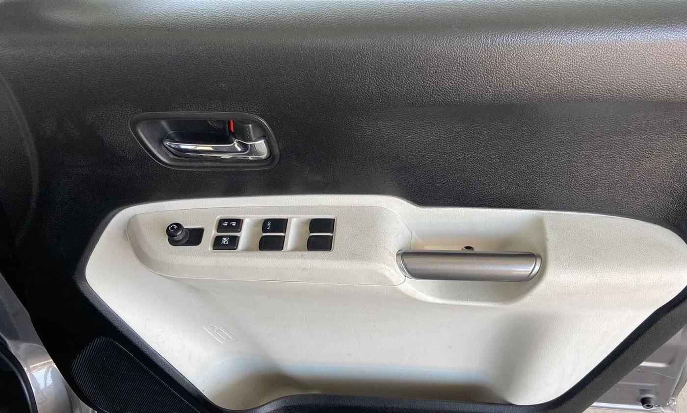 2022 Maruti IGNIS DELTA 1.2, Petrol, Manual, 17,946 km, Driver Side Door Panels Control