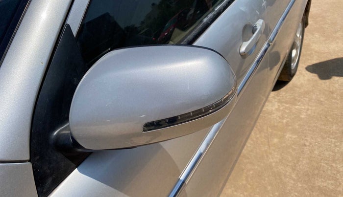 2010 Hyundai Verna TRANSFORM 1.6 SX VTVT, Petrol, Manual, 1,14,988 km, Left rear-view mirror - Mirror movement not proper