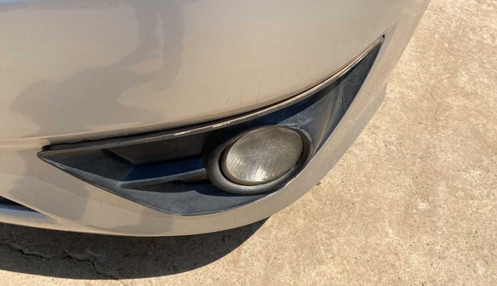 2010 Hyundai Verna TRANSFORM 1.6 SX VTVT, Petrol, Manual, 1,14,988 km, Left fog light - Not working