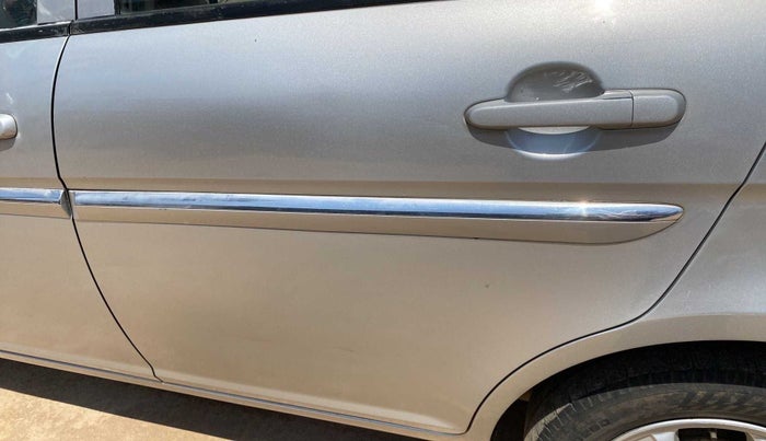2010 Hyundai Verna TRANSFORM 1.6 SX VTVT, Petrol, Manual, 1,14,988 km, Rear left door - Slightly dented