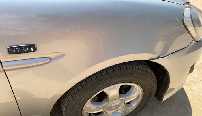 2010 Hyundai Verna TRANSFORM 1.6 SX VTVT, Petrol, Manual, 1,14,988 km, Right fender - Slight discoloration