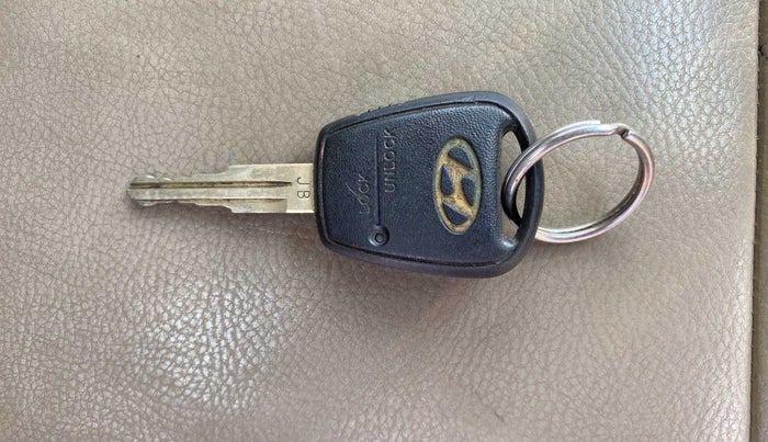 2010 Hyundai Verna TRANSFORM 1.6 SX VTVT, Petrol, Manual, 1,14,988 km, Key Close Up