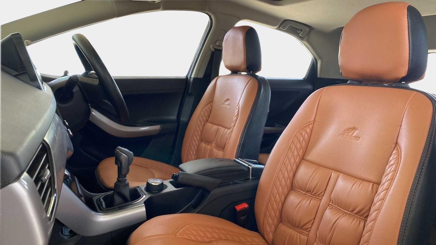 2023 Tata NEXON XM SUNROOF PETROL, Petrol, Manual, 10,325 km, Right Side Front Door Cabin