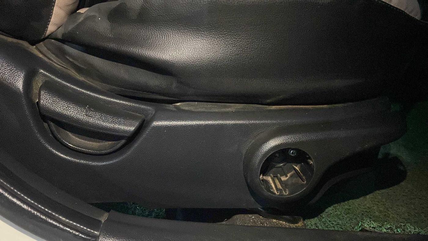 2016 Hyundai Xcent S 1.2, Petrol, Manual, 35,188 km, Driver Side Adjustment Panel