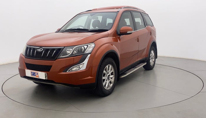2015 Mahindra XUV500 W10, Diesel, Manual, 1,00,282 km, Left Front Diagonal
