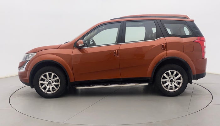 2015 Mahindra XUV500 W10, Diesel, Manual, 1,00,282 km, Left Side