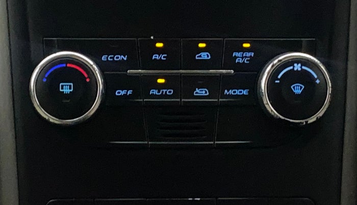 2015 Mahindra XUV500 W10, Diesel, Manual, 1,00,282 km, Automatic Climate Control