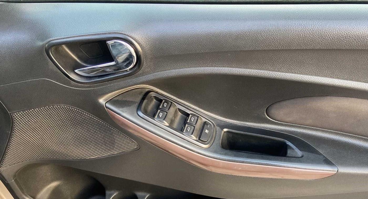 2018 Ford FREESTYLE TITANIUM PLUS 1.5 DIESEL, Diesel, Manual, 1,22,519 km, Driver Side Door Panels Control