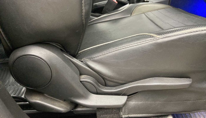 2023 Maruti BREZZA VXI SMART HYBRID, Petrol, Manual, 19,281 km, Driver Side Adjustment Panel