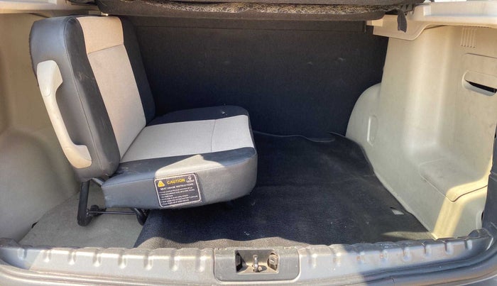 2016 Nissan Terrano XL D PLUS, Diesel, Manual, 86,493 km, Boot Inside