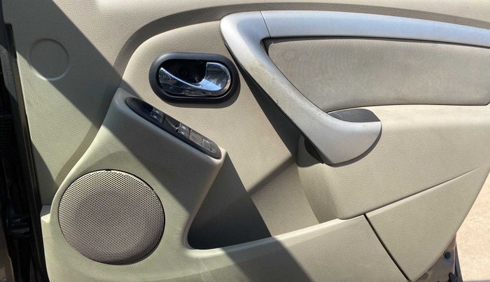 2016 Nissan Terrano XL D PLUS, Diesel, Manual, 86,493 km, Driver Side Door Panels Control