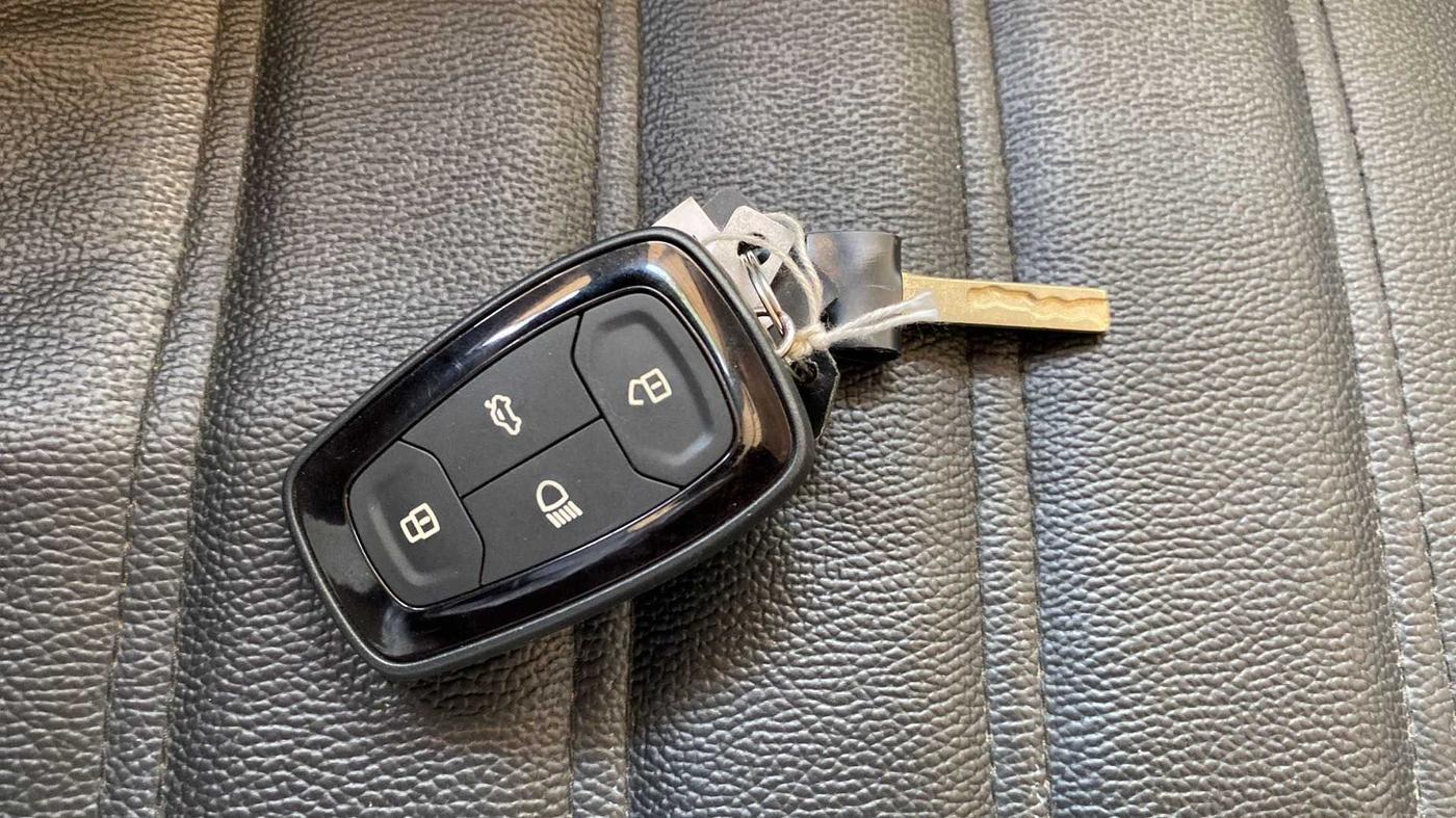2020 Tata ALTROZ XZ PLUS PETROL, Petrol, Manual, 12,303 km, Key Close Up