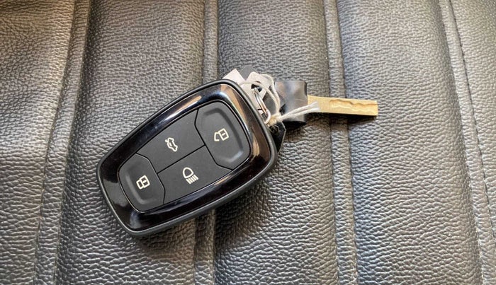 2020 Tata ALTROZ XZ PLUS PETROL, Petrol, Manual, 12,303 km, Key Close Up