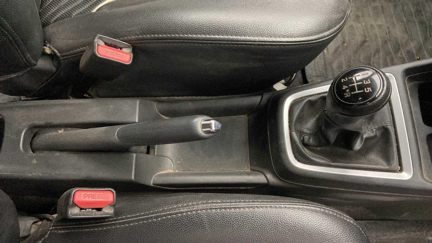 2018 Maruti Swift VXI, Petrol, Manual, 27,928 km, Gear Lever