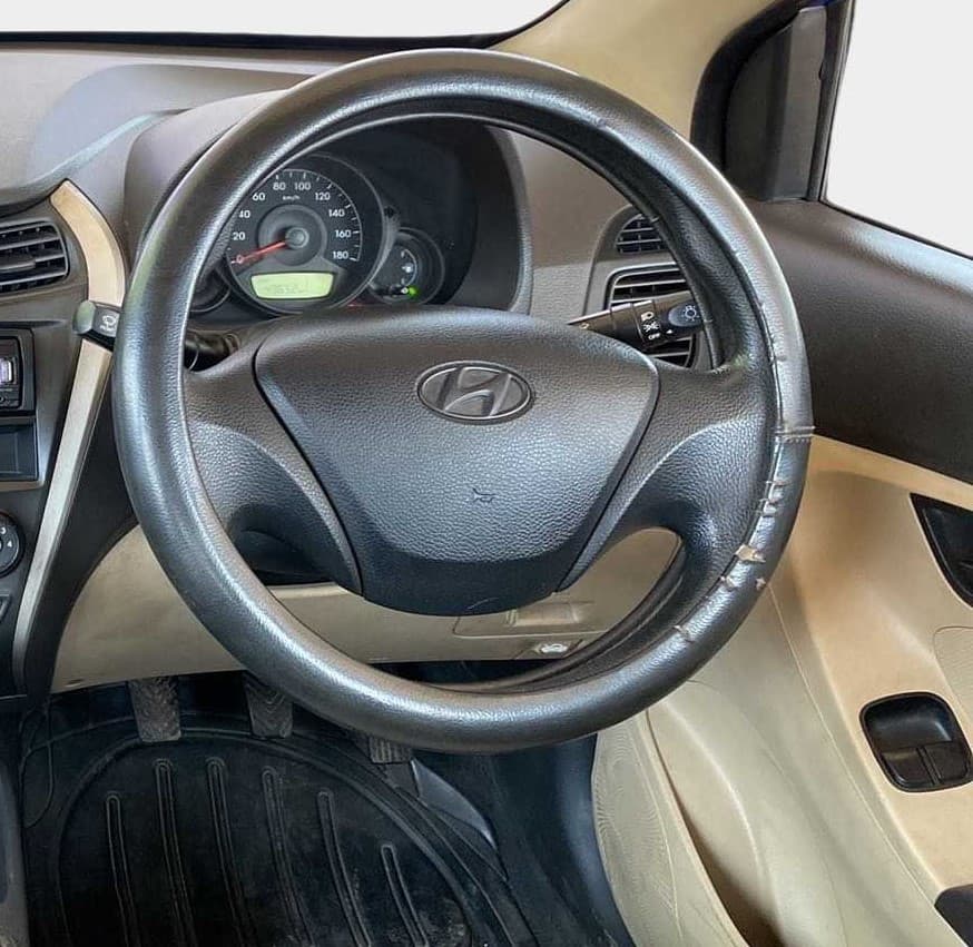 2014 Hyundai Eon ERA +, Petrol, Manual, 49,614 km, Steering Wheel Close Up