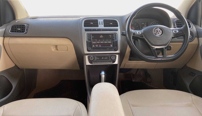 2017 Volkswagen Vento HIGHLINE PLUS 1.2 AT 16 ALLOY, Petrol, Automatic, 88,571 km, Dashboard