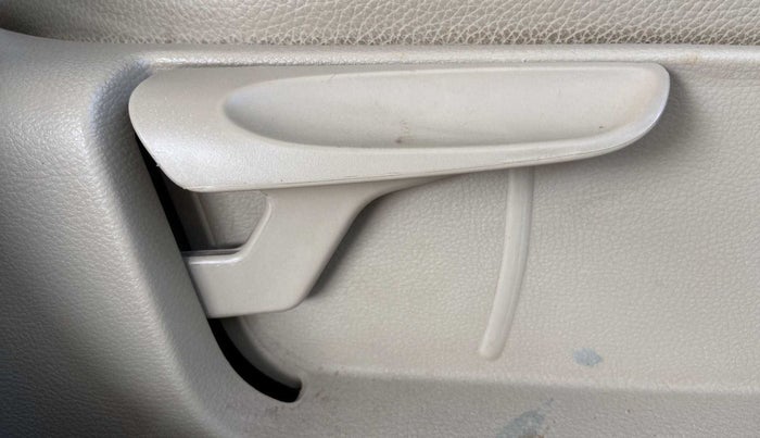 2017 Volkswagen Vento HIGHLINE PLUS 1.2 AT 16 ALLOY, Petrol, Automatic, 88,571 km, Driver Side Adjustment Panel