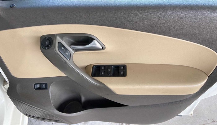 2017 Volkswagen Vento HIGHLINE PLUS 1.2 AT 16 ALLOY, Petrol, Automatic, 88,571 km, Driver Side Door Panels Control