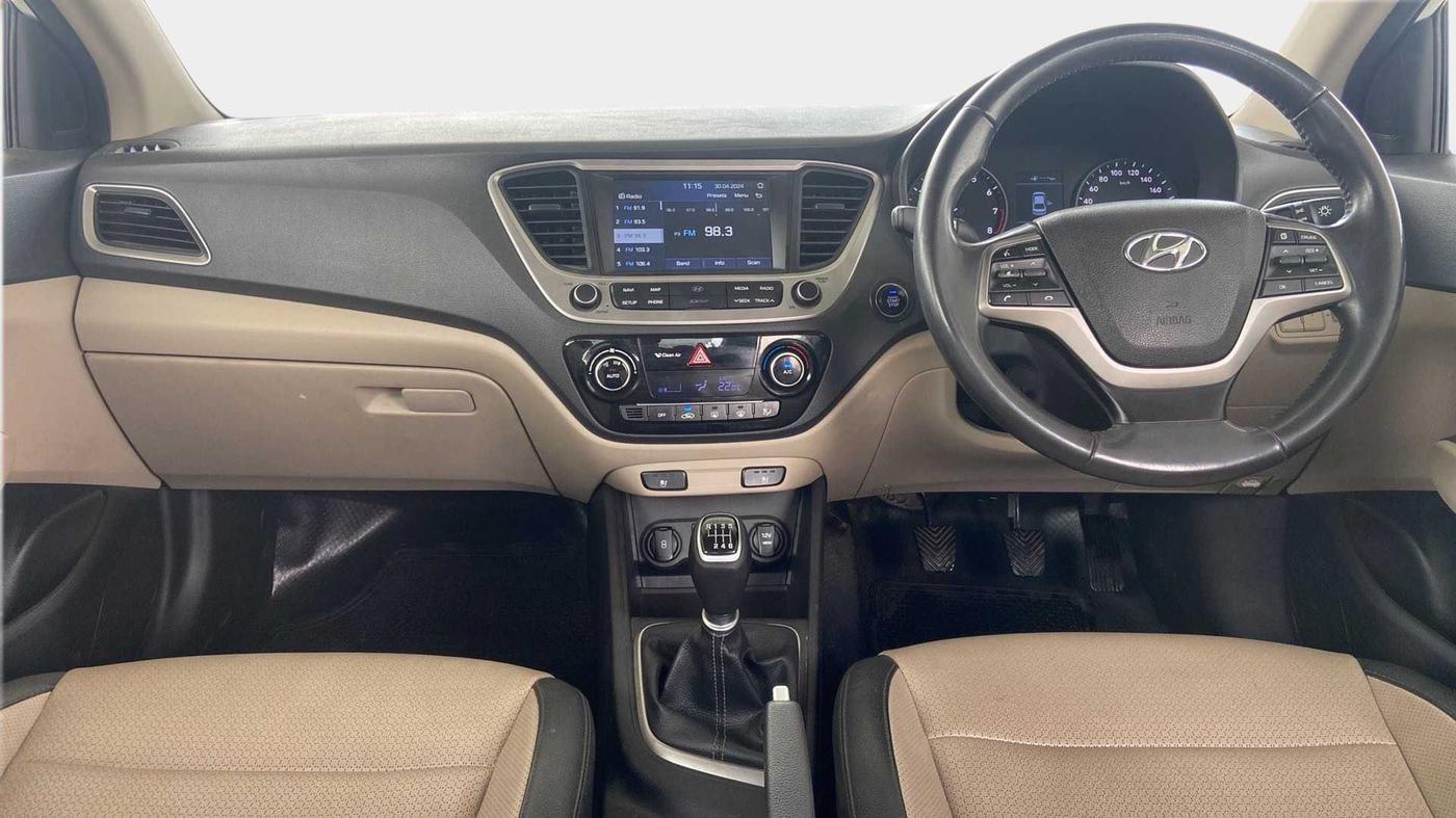 2017 Hyundai Verna 1.6 VTVT SX O, Petrol, Manual, 62,007 km, Dashboard