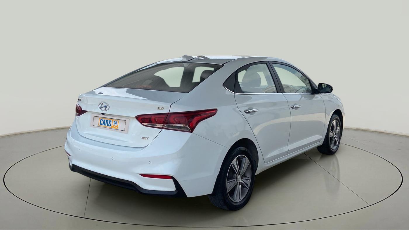 2017 Hyundai Verna 1.6 VTVT SX O, Petrol, Manual, 62,007 km, Right Back Diagonal