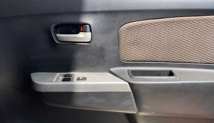 2013 Maruti Wagon R 1.0 LXI, Petrol, Manual, 62,200 km, Driver Side Door Panels Control