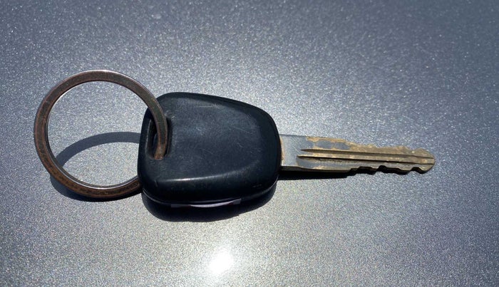 2013 Maruti Wagon R 1.0 LXI, Petrol, Manual, 62,200 km, Key Close Up