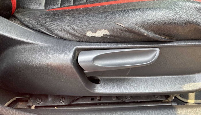 2017 Volkswagen Polo HIGHLINE1.2L, Petrol, Manual, 63,196 km, Driver Side Adjustment Panel