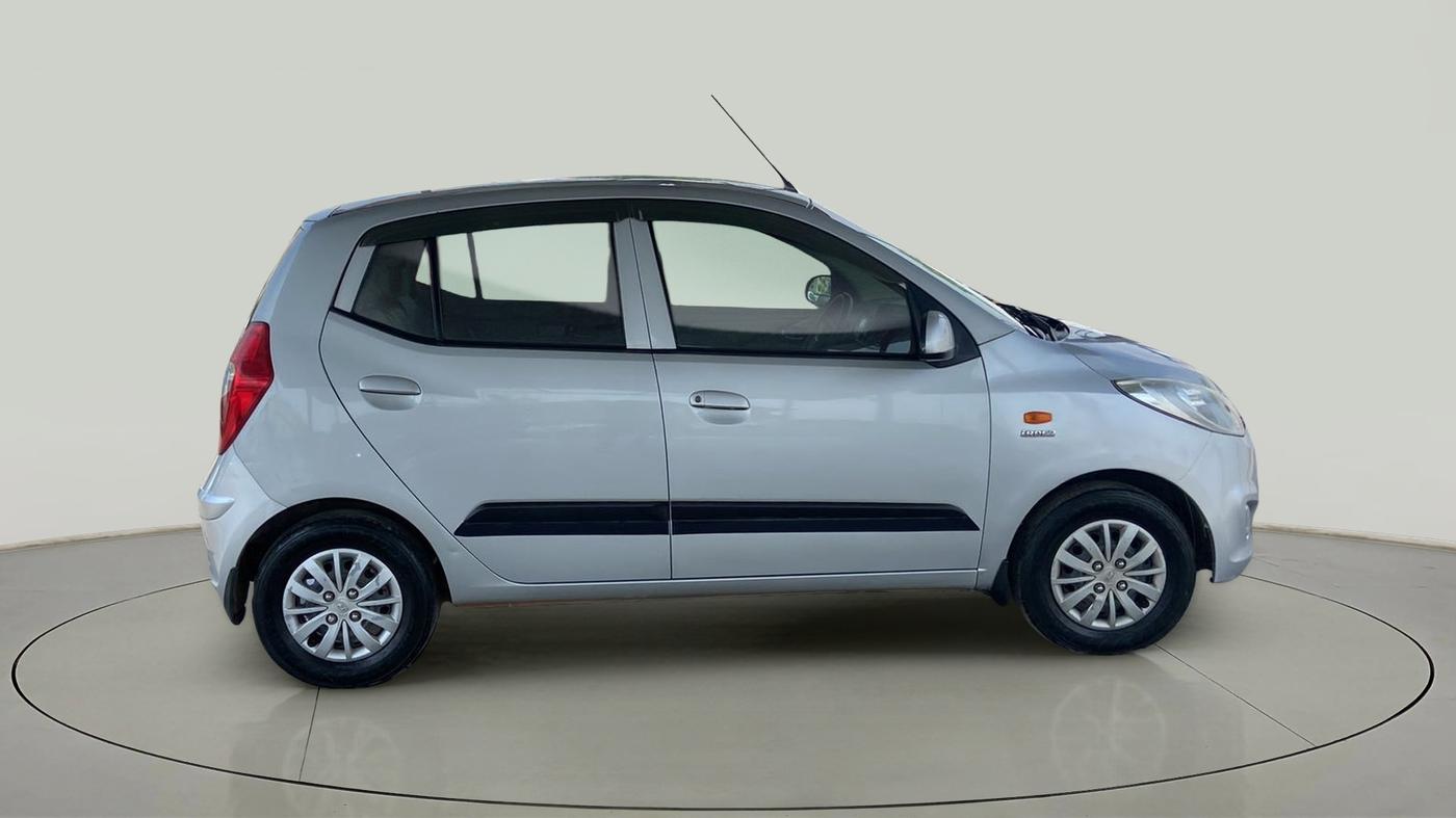 2015 Hyundai i10 SPORTZ 1.1, Petrol, Manual, 1,02,898 km, Right Side View