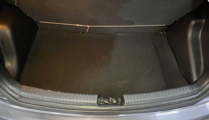 2015 Hyundai Grand i10 ASTA (O) 1.2 KAPPA VTVT, Petrol, Manual, 1,17,933 km, Boot Inside