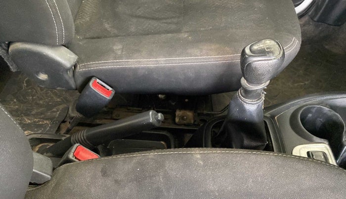 2018 Datsun Redi Go T (O), Petrol, Manual, 41,932 km, Gear Lever