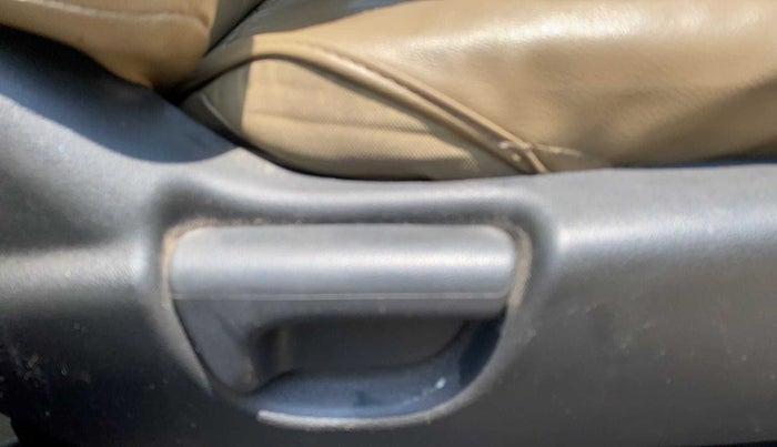 2016 Honda Jazz 1.5L I-DTEC E, Diesel, Manual, 99,357 km, Driver Side Adjustment Panel