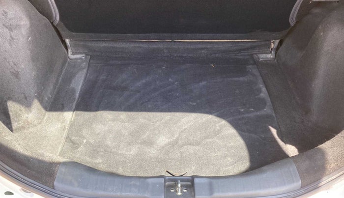 2016 Honda Jazz 1.5L I-DTEC E, Diesel, Manual, 99,357 km, Boot Inside